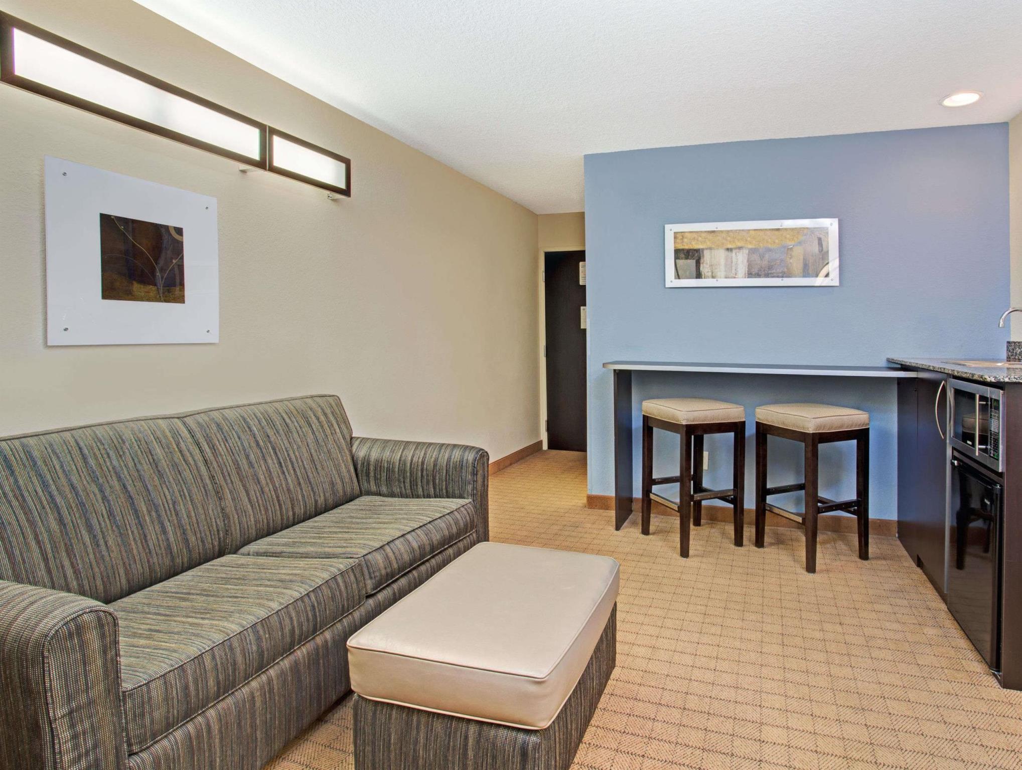 Microtel Inn & Suites By Wyndham Brooksville Ridge Manor Exterior foto